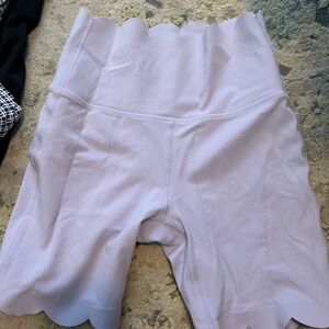 Women's Scalloped Hem Athletic Shorts - Light Purple
